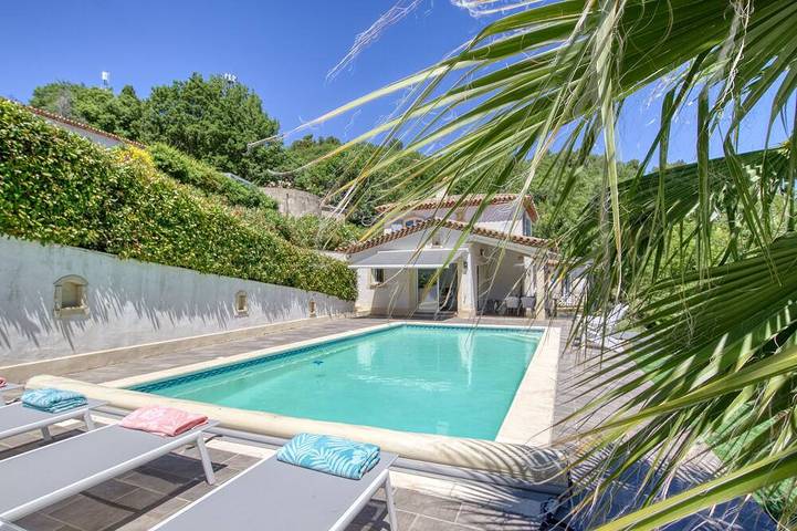 Location de vacances pour 6 personnes, avec jacuzzi et jardin à Montferrat