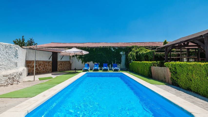 Villa für 20 Personen, mit Balkon/Terrasse und Pool in Spanien - 2