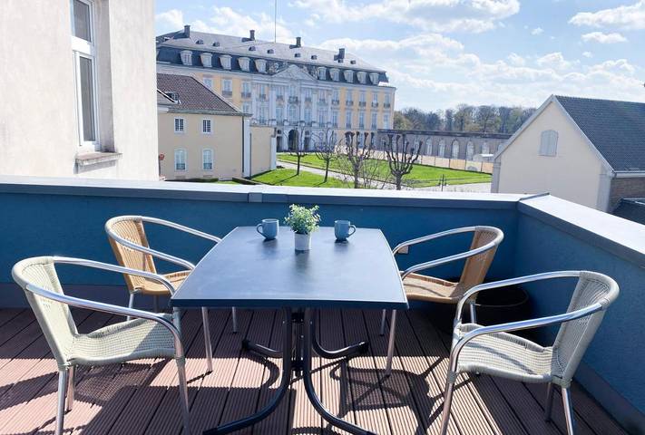 Ferienwohnung für 2 Personen, mit Balkon und Terrasse sowie Ausblick in Brühl