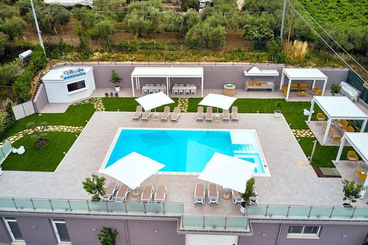 Apartamento de vacaciones para 3 personas, con vistas y piscina además de sauna y jardín - 1