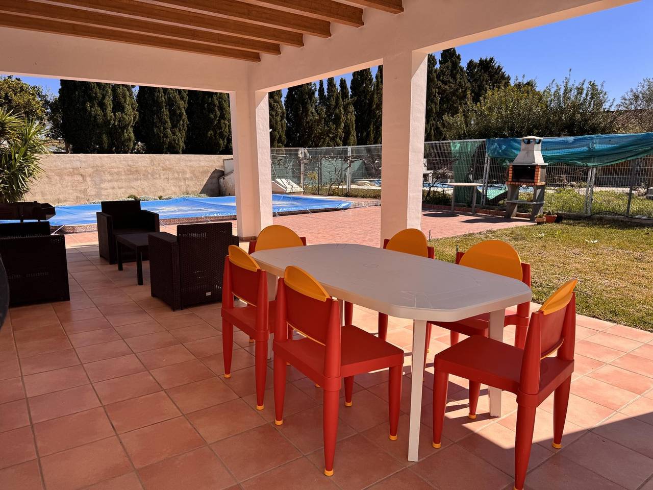 Villa espaciosa con piscina privada y Wi-Fi en Oliva in Oliva, Costa Blanca