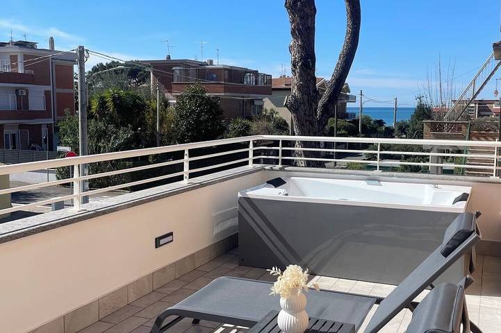 Apartament wakacyjny dla 4 osób, z jacuzzi w Anzio