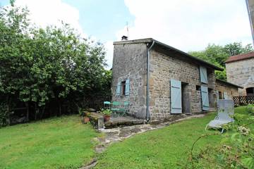 Gîte pour 2 personnes, avec jardin, animaux acceptés à Peyrat-le-Château