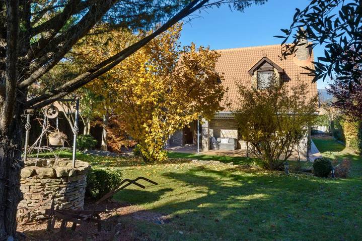 Chalet para 9 personas, con vistas y jardín, Se admiten mascotas en La Jacetania - 2