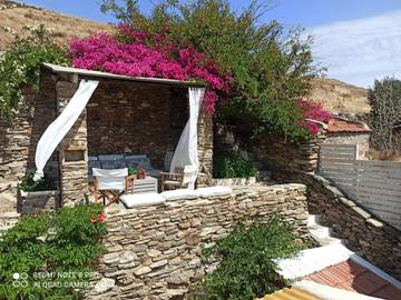 Gîte pour 5 personnes, avec jardin et vue dans Kea
