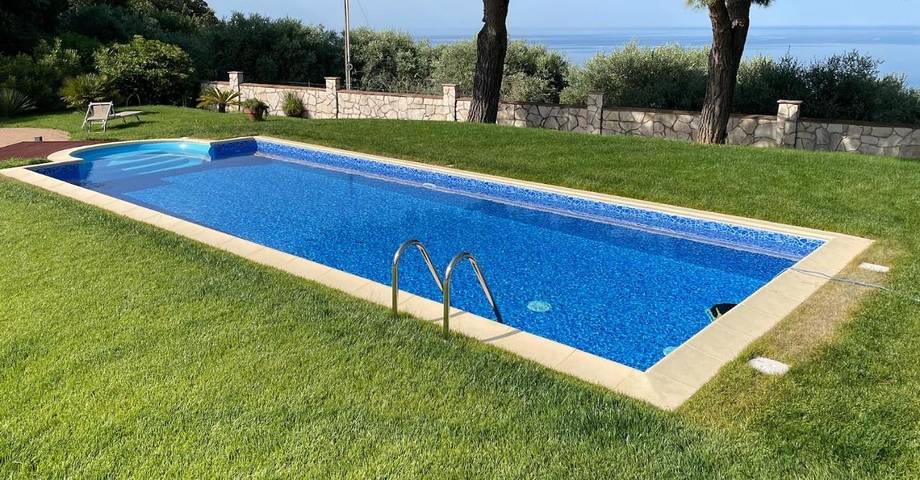Location de vacances pour 4 personnes, avec piscine ainsi que jardin et vue à Camporosso - 4