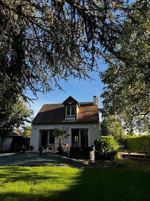 Location de vacances pour 5 personnes, avec terrasse et jacuzzi dans Saint-Hilaire-Saint-Mesmin - 4