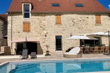Gîte pour 15 personnes, avec jardin et balcon dans Culles-les-Roches