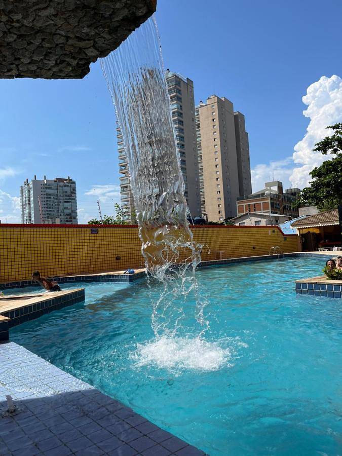 Casas e apartamentos de temporada para 6 pessoas, com terraço e piscina infantil e ainda sauna and piscina em Tortuga (Guarujá)