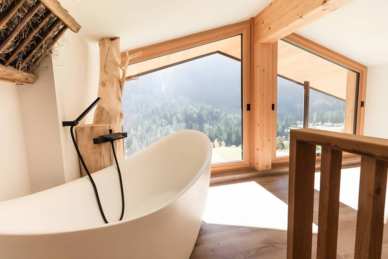 Appartamento intero, Appartamento vacanze 'Chalet-Suite Panorama' con vista sulle montagne, terrazza privata e Wi-Fi in Selva dei Molini, Alpi della Zillertal