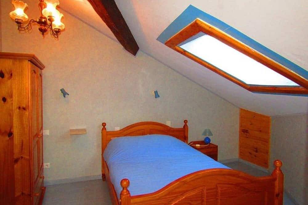 Gite 2 - Le Cairn : chambres d'hôtes in Château-Verdun (Ariège), Pyrénées