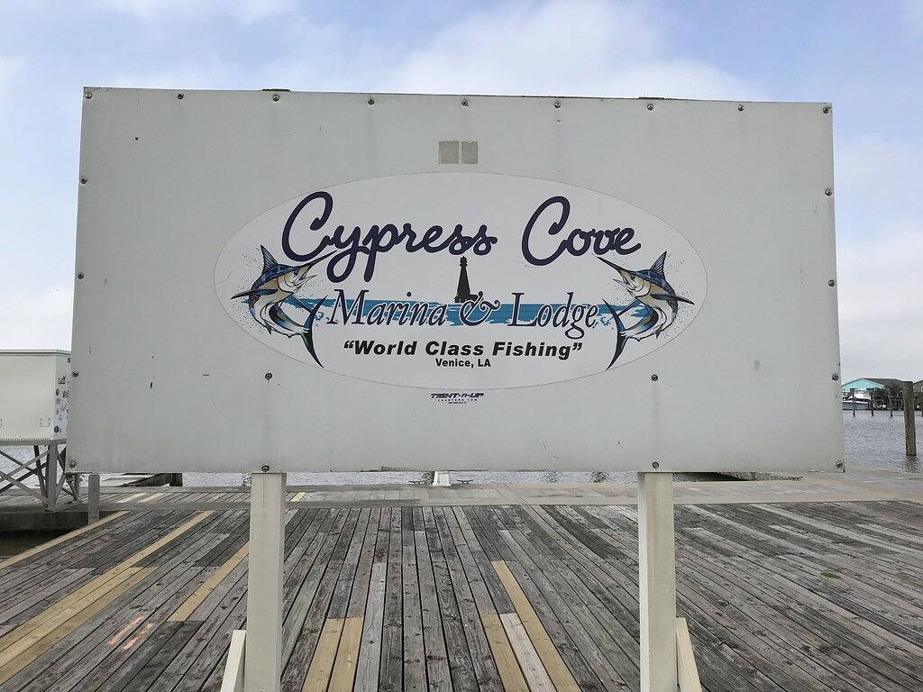 Neues Cypress Cove Marina Hausboot (985-264-6582) in Plaquemines Parish