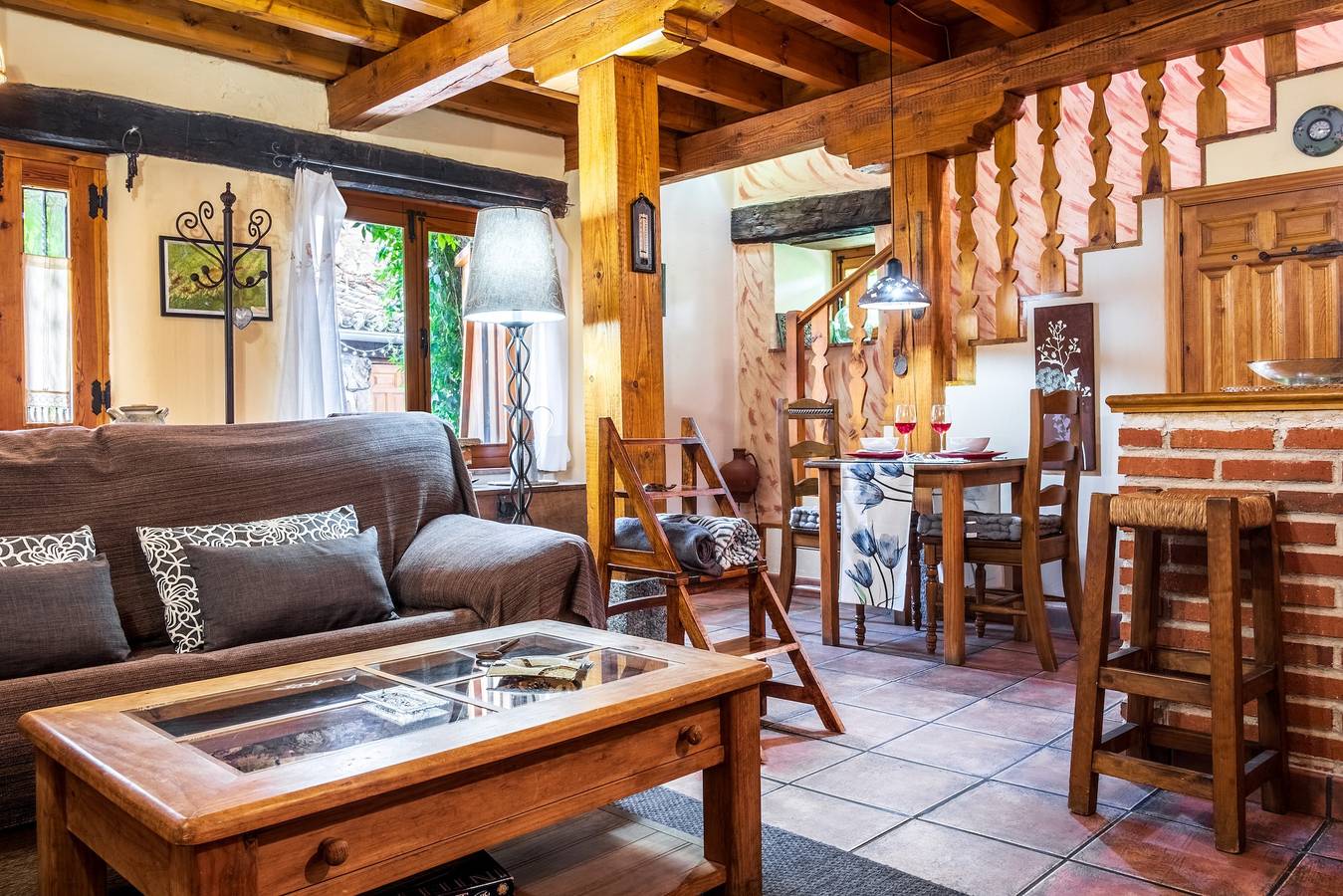 Country House 'La Tarabilla' with Private Garden and Wi-Fi in Casas del Abad, Umbrías