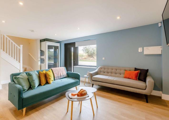 Holiday rental for 6 people, with terrace and hot tub as well as garden, child-friendly in West Midlands