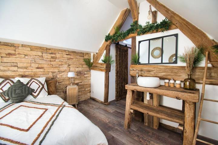 Chambre d’hôte pour 2 personnes, avec terrasse et jardin, animaux acceptés dans Broué