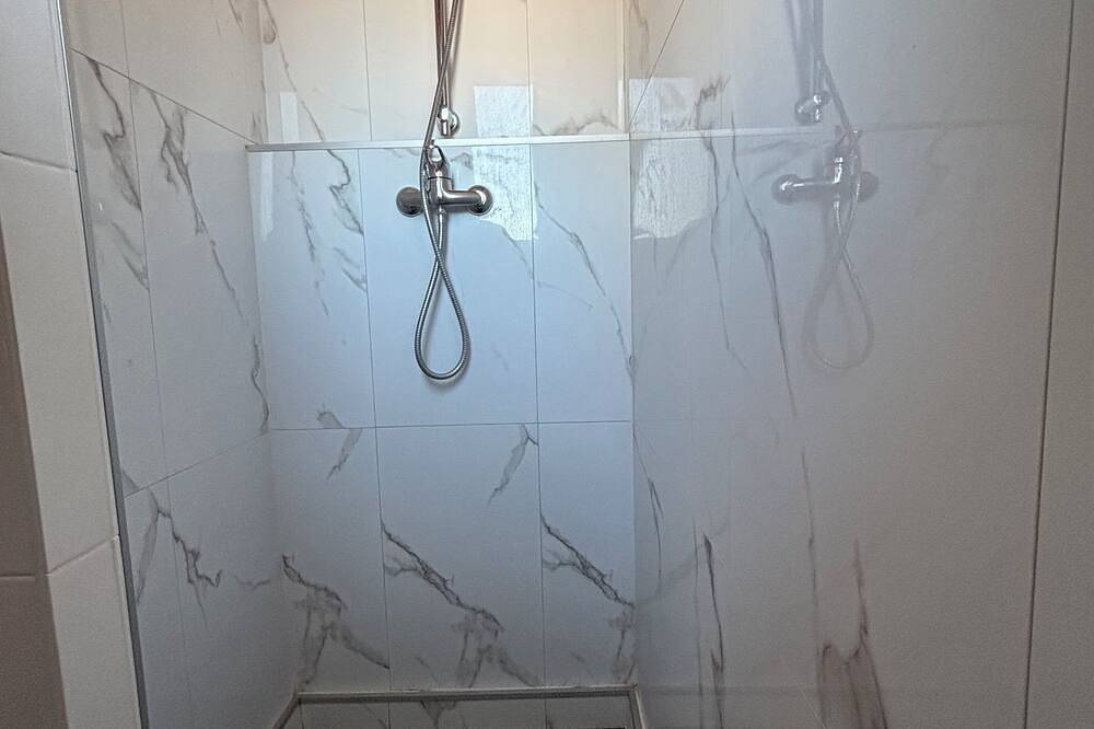 Entire apartment, 6-person apartment in clairvaux les lacs in Clairvaux-les-Lacs, Jura