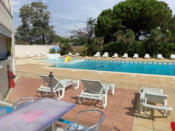 Camping pour 6 personnes, avec terrasse et piscine à Agde