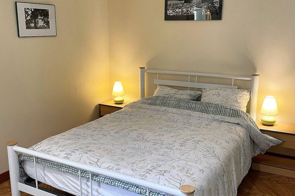 Appartement entier, Propriété Xviième entre la côte de granit rose & Lannion, Studio 27m2 in Saint-Quay-Perros, Côte de Granit Rose
