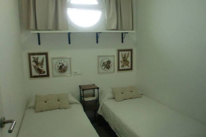 Appartement entier, Appartement dans villa privée à 1,5 km. de Lloret de Mar. 500 mètres de la plage de Cal in Canyelles, Lloret de Mar
