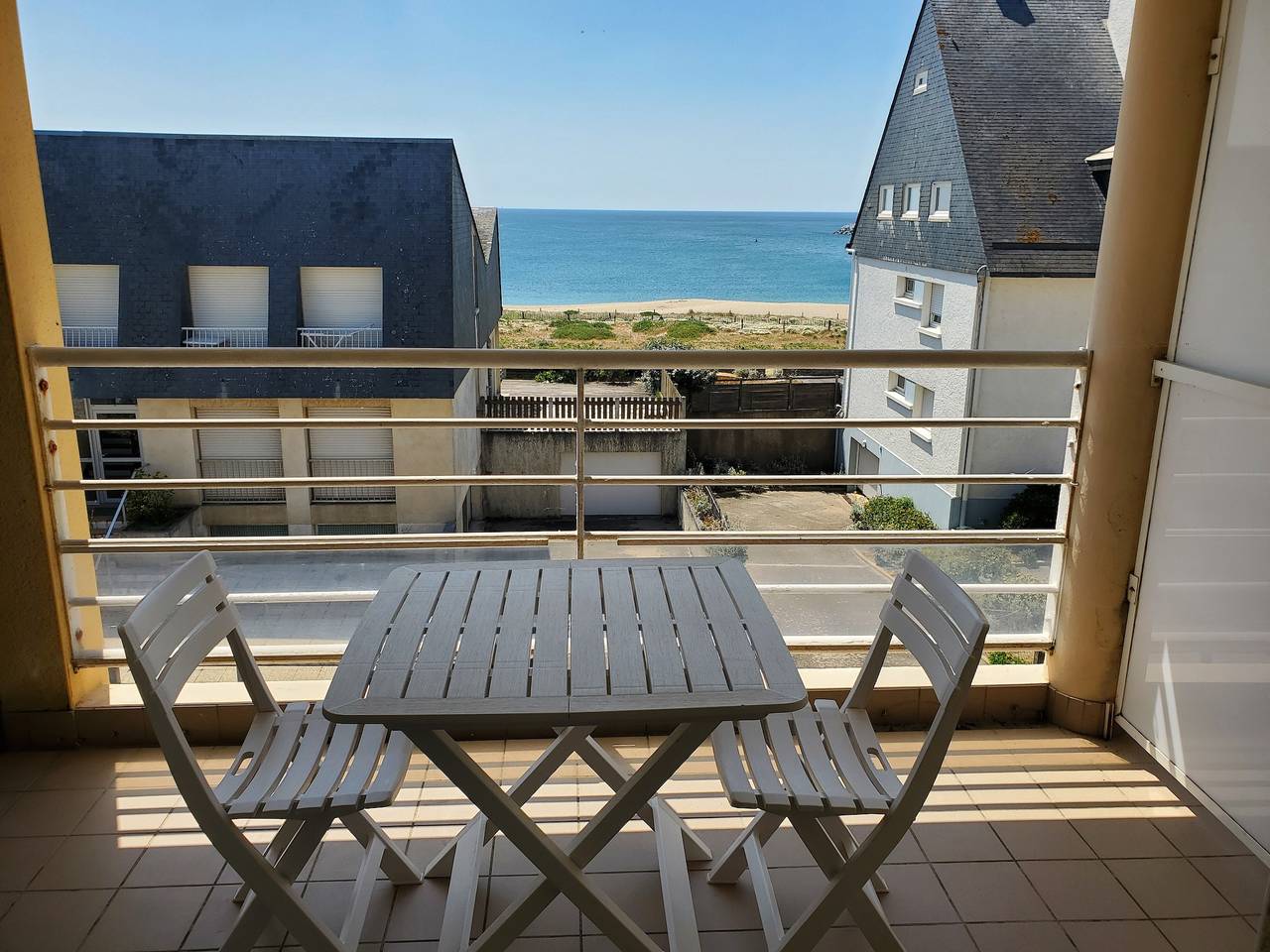 Bright Studio with Sea View, Beach and Town Center on Foot