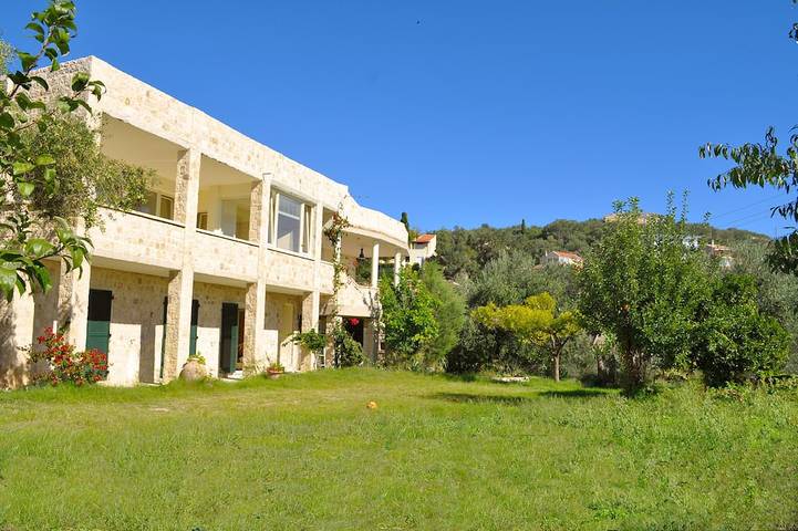 Διαμερίσματα διακοπών για 5 άτομα, με μπαλκόνι και κήπο στον Πέλεκα