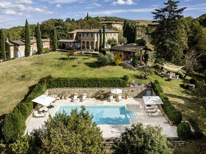 Location de vacances pour 14 personnes, avec vue et jardin, animaux acceptés à San Giovanni d'Asso
