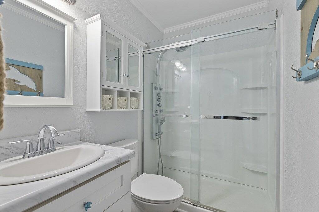 Ganze Wohnung, By The Sea: Gorgeous ocean views with balcony! in North Topsail Beach, Camp Lejeune