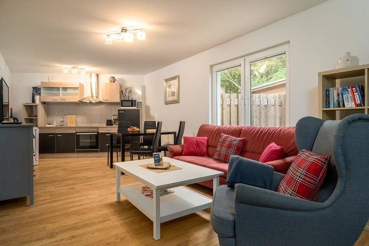 Ferienhaus für 4 Personen, mit Terrasse und Garten in Schwarz - 3