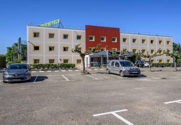 Hôtel pour 2 personnes, avec terrasse à Caissargues