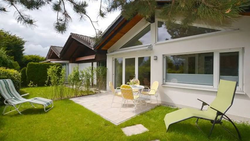 Ferienhaus für 4 Personen, mit Terrasse und Garten in Prien