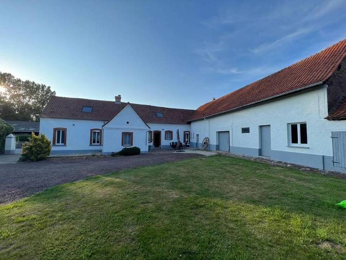 Gîte pour 8 personnes, avec jardin à Caumont