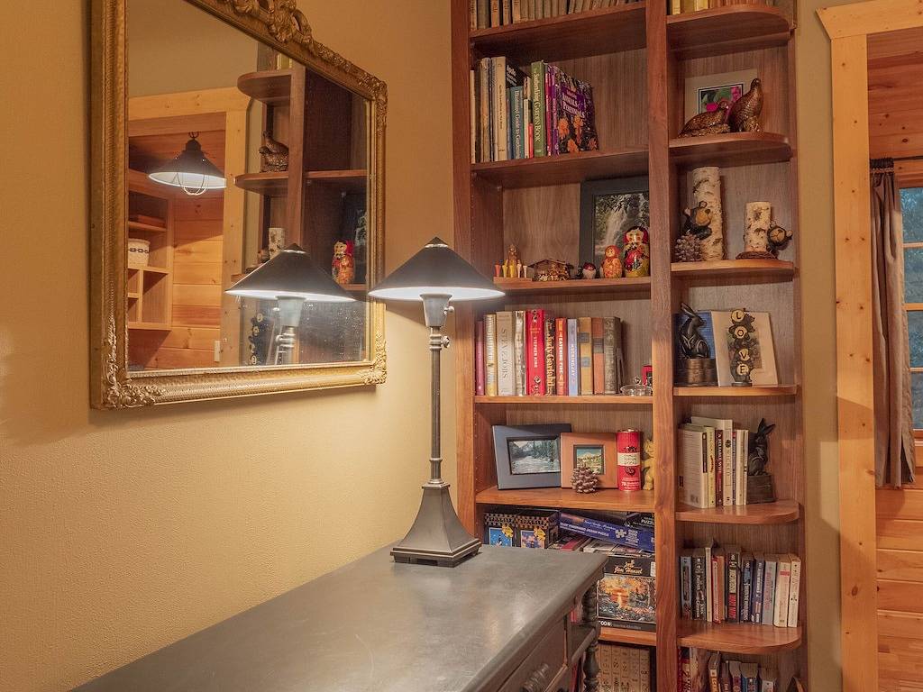 Smokies Hideaway - 2 bdrms/2 bath, private, Secluded, Bonfire pit, Large driveway in Tuckaleechee, Blount County