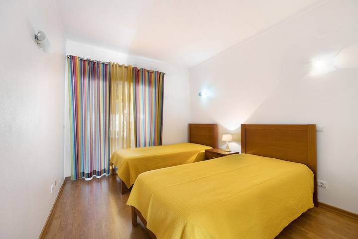Entire apartment, Apartment "Casa Daniel T2" with Sea View, Balcony & Wi-Fi in São Sebastião, São Gonçalo de Lagos
