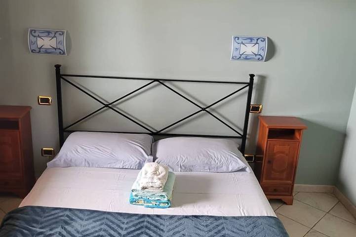 Atemberaubende neue Villa mit privatem Pool und Meerblick in Capitana, Quartu Sant'Elena