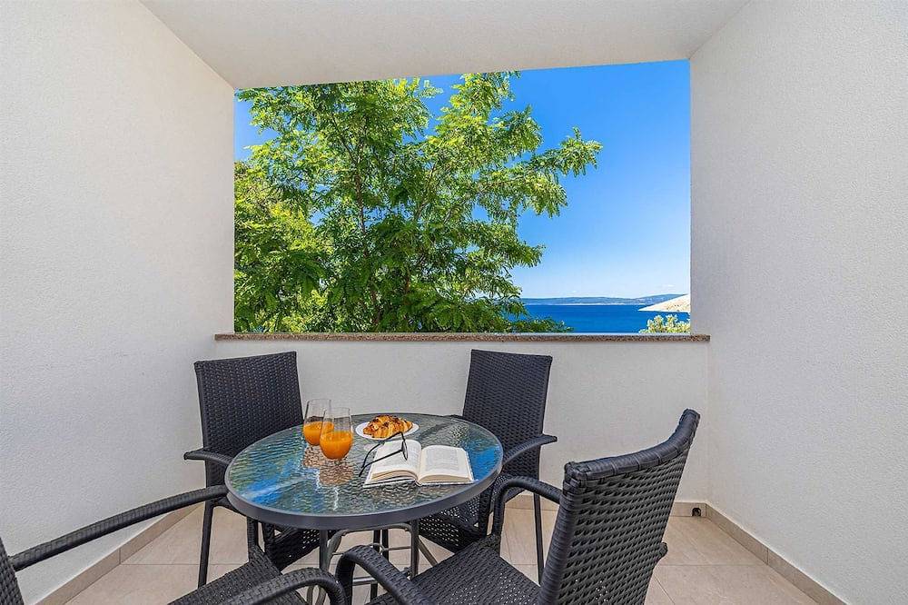 Entire apartment, Apartment Stara Baška near the sea in Punat, Krk