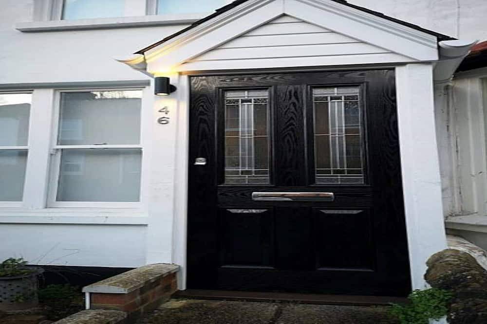 Una hermosa propiedad, ubicada en el centro de Guildford.  Tu hogar lejos de casa. in Guildford, Surrey
