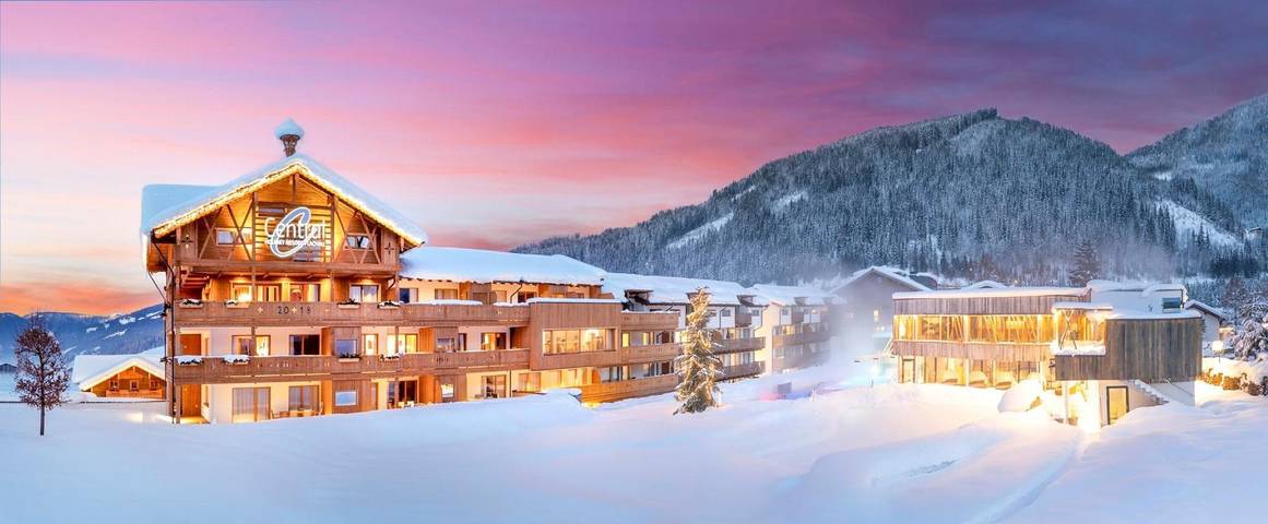 Ferienwohnung für 10 Personen, mit Balkon und Whirlpool sowie Garten und Pool in Flachau