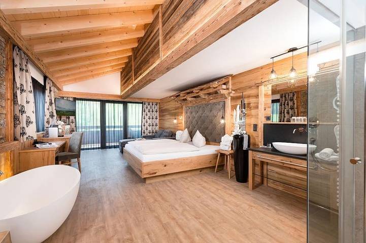 Ferienhaus für 2 Personen, mit Terrasse und Sauna sowie Whirlpool und Pool in Seefeld in Tirol - 2