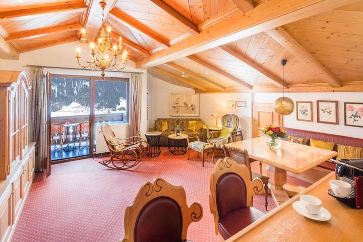 Ferienwohnung für 2 Personen, mit Ausblick und Pool sowie Garten und Sauna, mit Haustier in Nesselwängle - 2