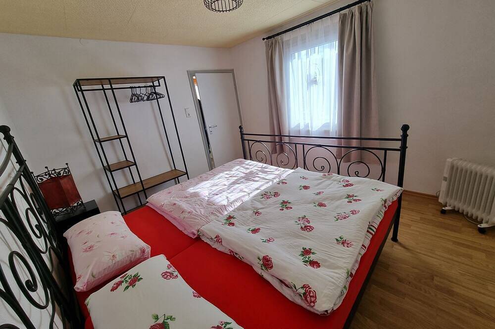 Ganze Wohnung, Ferienwohnung Haas Bräunlingen mit Wlan – Zentrale, geräumige Unterkunft für 6 Gäste in Bräunlingen, Mittlerer Schwarzwald