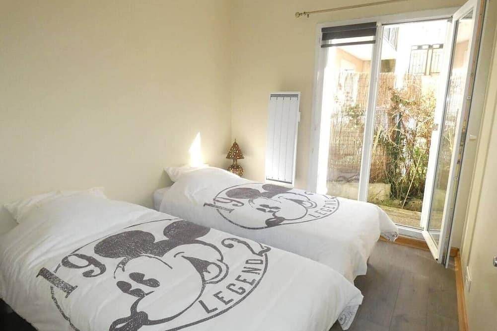 Entire apartment, Spacious apartment 5 minutes from Disneyland De Paris in Bailly-Romainvilliers, Seine-et-Marne