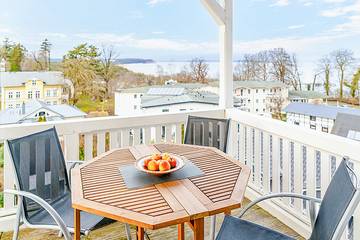 Ferienwohnung für 4 Personen, mit Ausblick und Balkon in Göhren