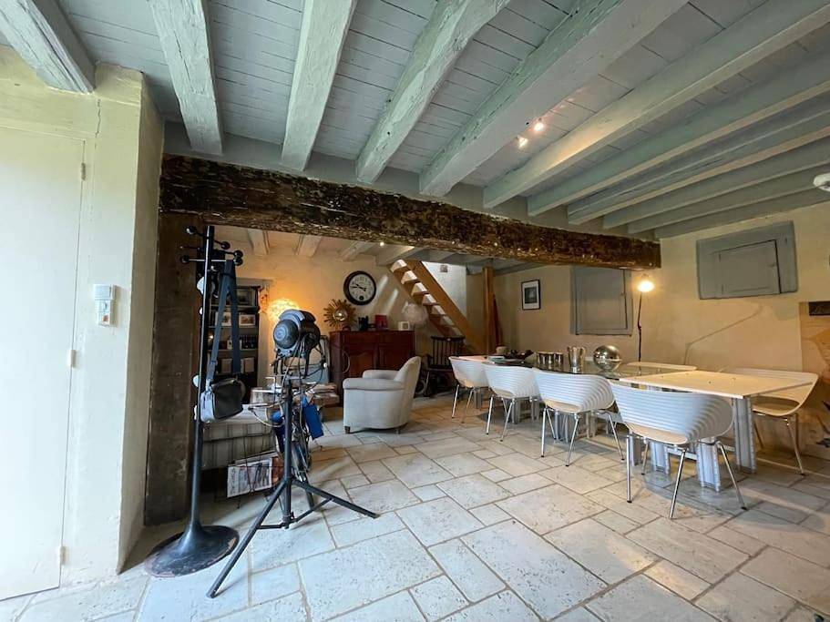 Three-Bedroom House in Vignoux-sous-les-Aix, Région de Bourges