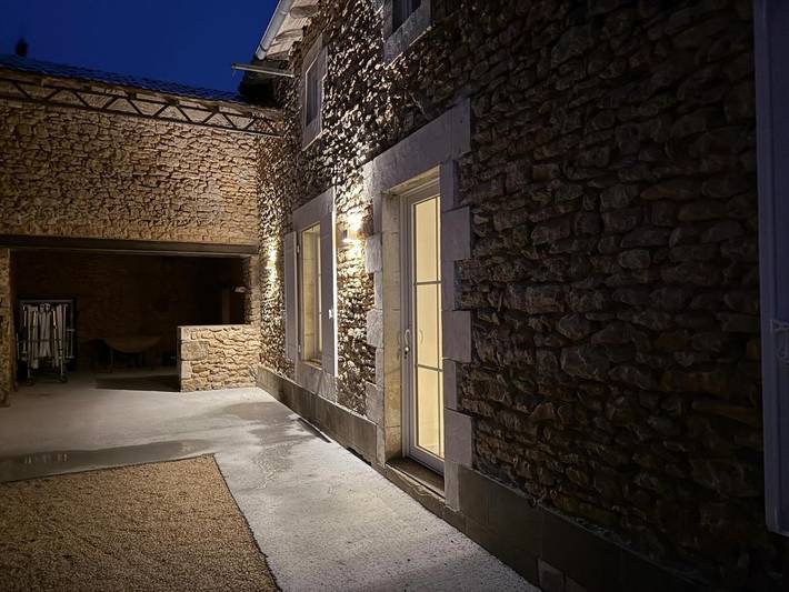 Location de vacances pour 8 personnes, avec terrasse à Château-Larcher