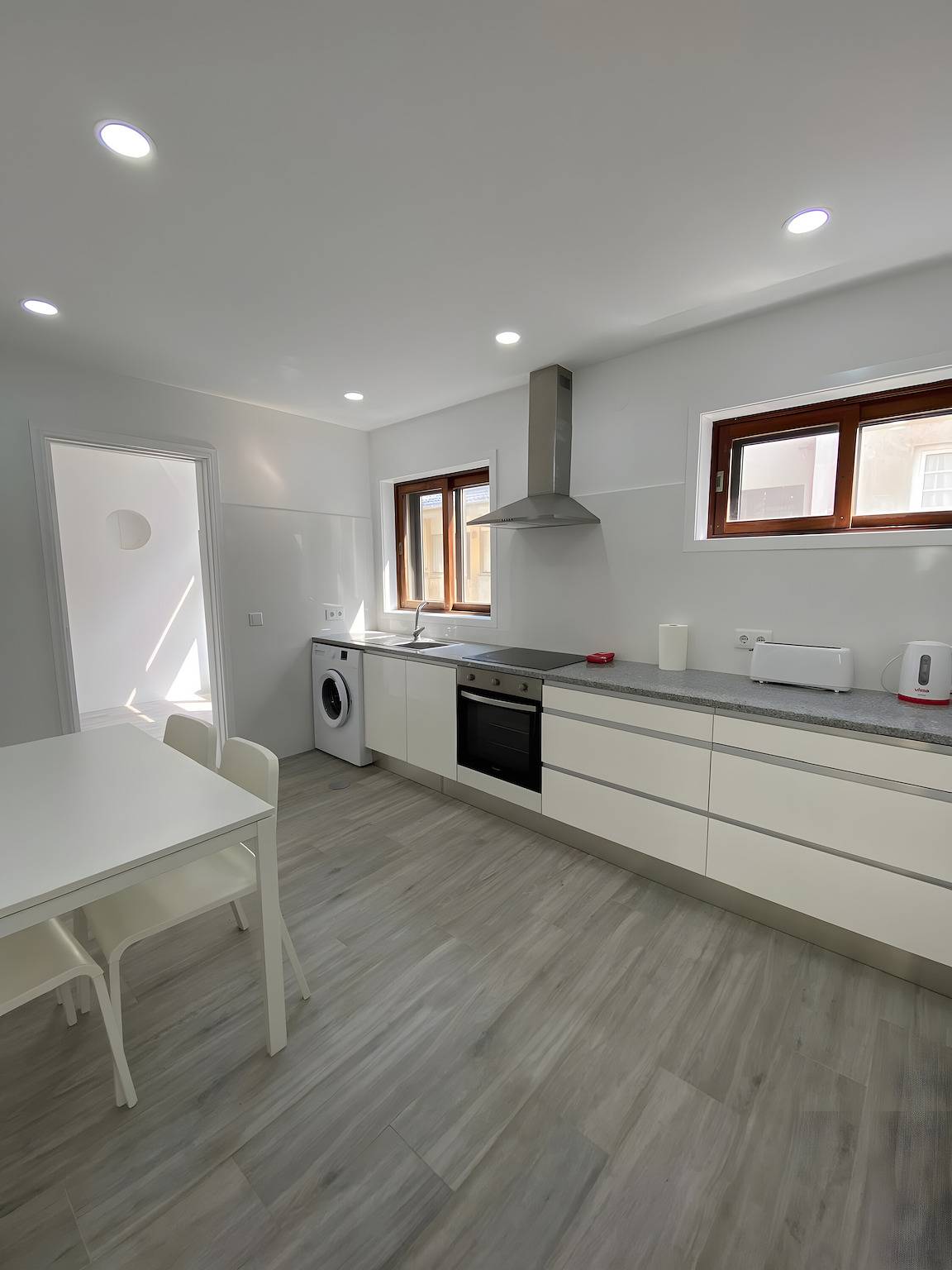 Hel lejlighed, Apartment 'Furadouro 2 with Sea View' with Sea View, Balcony and Wi-Fi in Furadouro, Ovar