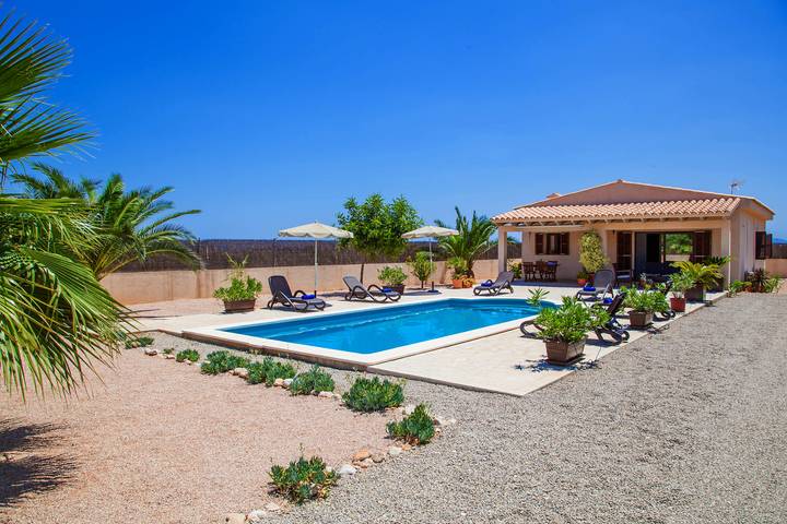 Villa pour 6 personnes, avec piscine ainsi que jardin et terrasse, adapté aux familles - 1