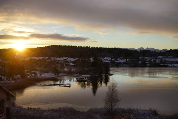 Ferienwohnung für 4 Personen, mit Balkon und Seeblick sowie Balkon/Terrasse am Chiemsee - 2