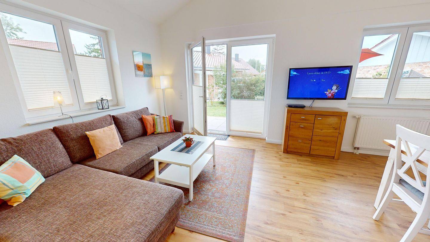 Strandnahes, 6-Personen-Ferienhaus mit Garten, Strandkorb, Terrasse, Hund und Grill in Südstrand Pelzerhaken, Ostholstein