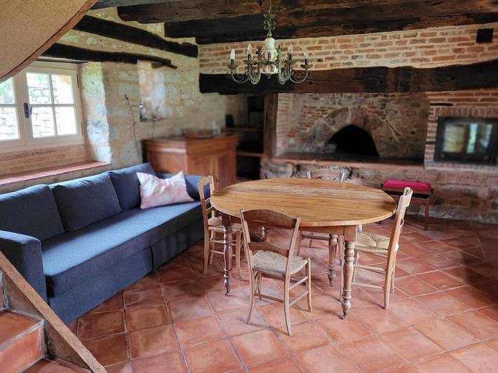 Location de vacances pour 6 personnes, avec vue et piscine ainsi que jardin et terrasse à Varaire - 4