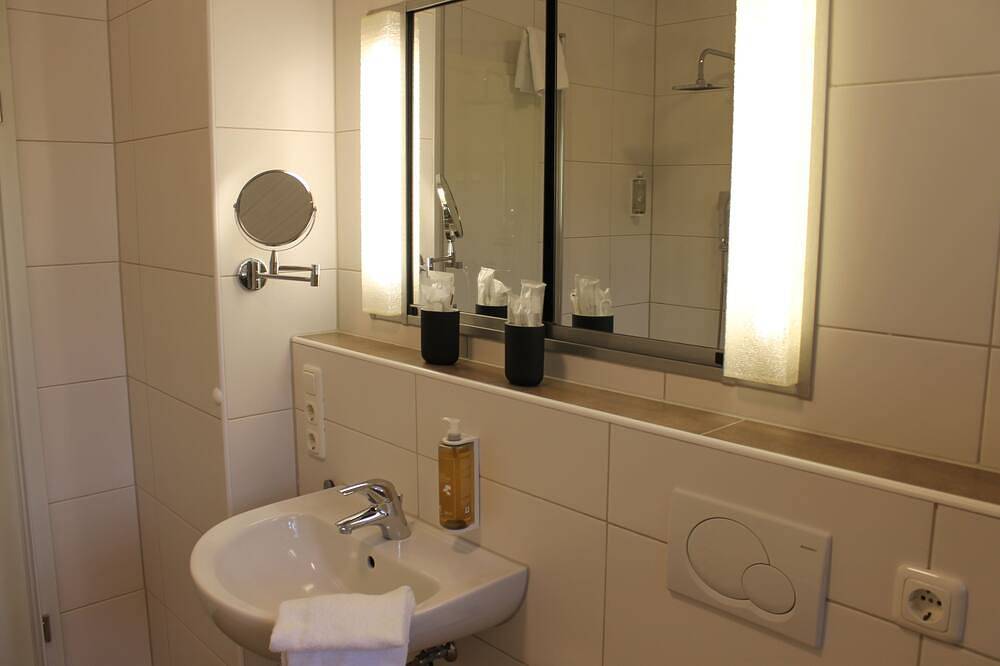 Ganze Wohnung, Penthouse, Kingsize Bed, Queensize Sofabed, 650Mbit Wlan, voll Kitchen,Workspace in Euskirchen, Eifel (Nordrhein-Westfalen)